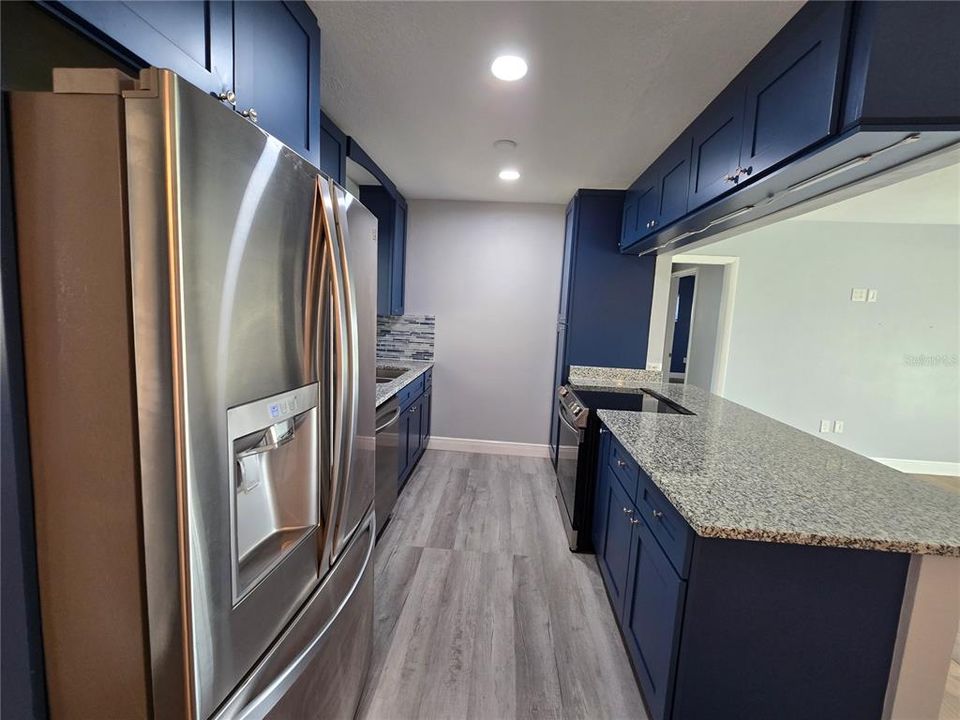 合同活跃: $305,000 (3 贝兹, 2 浴室, 1184 平方英尺)