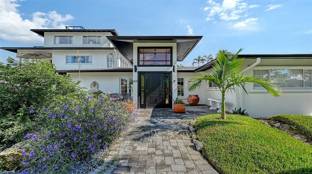 For Sale: $1,785,000 (4 beds, 5 baths, 3364 Square Feet)