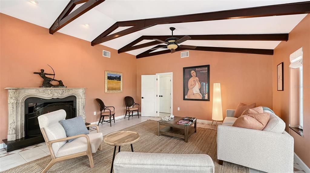 For Sale: $1,785,000 (4 beds, 5 baths, 3364 Square Feet)