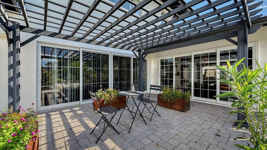 For Sale: $1,785,000 (4 beds, 5 baths, 3364 Square Feet)