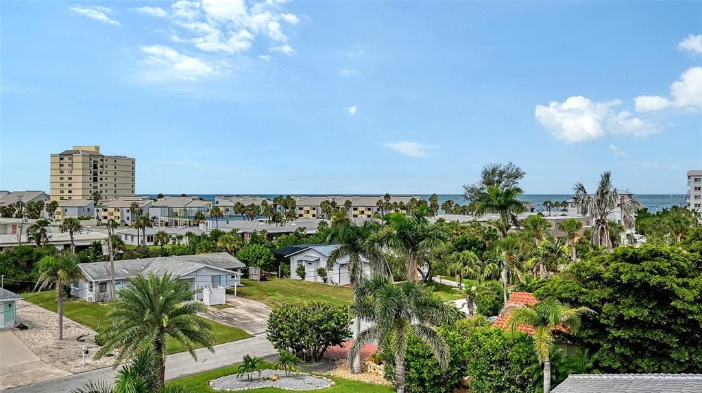 For Sale: $1,785,000 (4 beds, 5 baths, 3364 Square Feet)