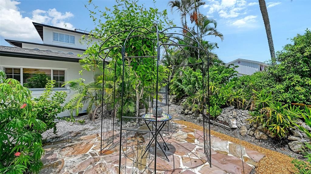 For Sale: $1,785,000 (4 beds, 5 baths, 3364 Square Feet)