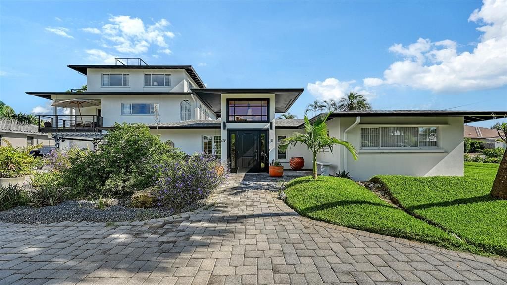 For Sale: $1,785,000 (4 beds, 5 baths, 3364 Square Feet)