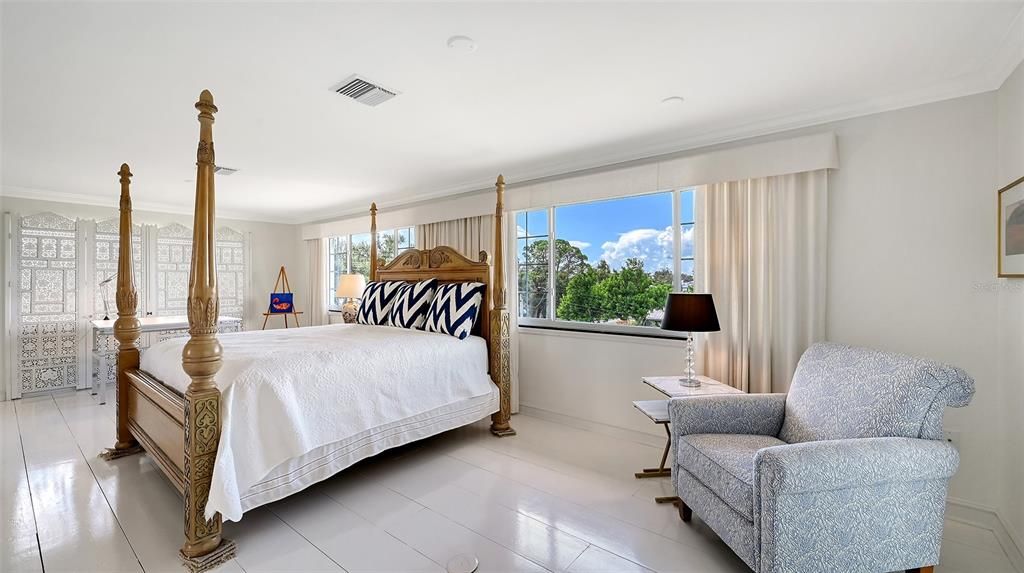 For Sale: $1,785,000 (4 beds, 5 baths, 3364 Square Feet)