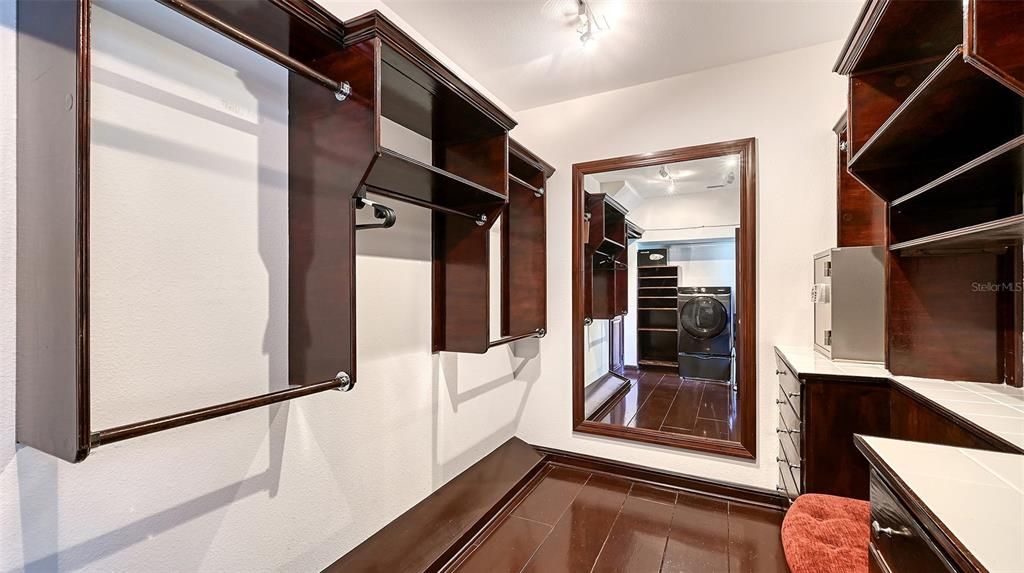 For Sale: $1,785,000 (4 beds, 5 baths, 3364 Square Feet)