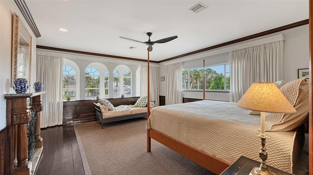 For Sale: $1,785,000 (4 beds, 5 baths, 3364 Square Feet)