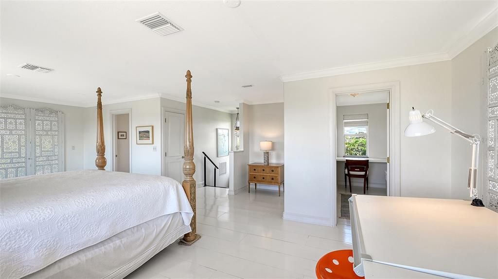 For Sale: $1,785,000 (4 beds, 5 baths, 3364 Square Feet)