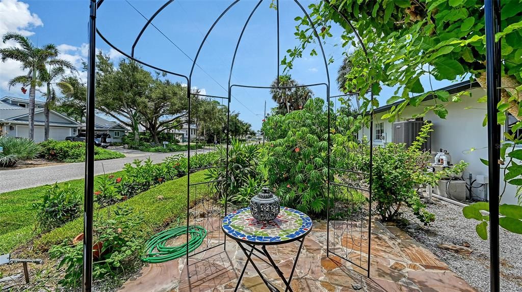 For Sale: $1,785,000 (4 beds, 5 baths, 3364 Square Feet)