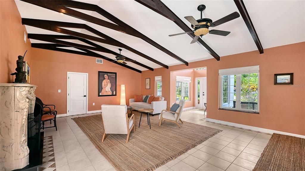 For Sale: $1,785,000 (4 beds, 5 baths, 3364 Square Feet)