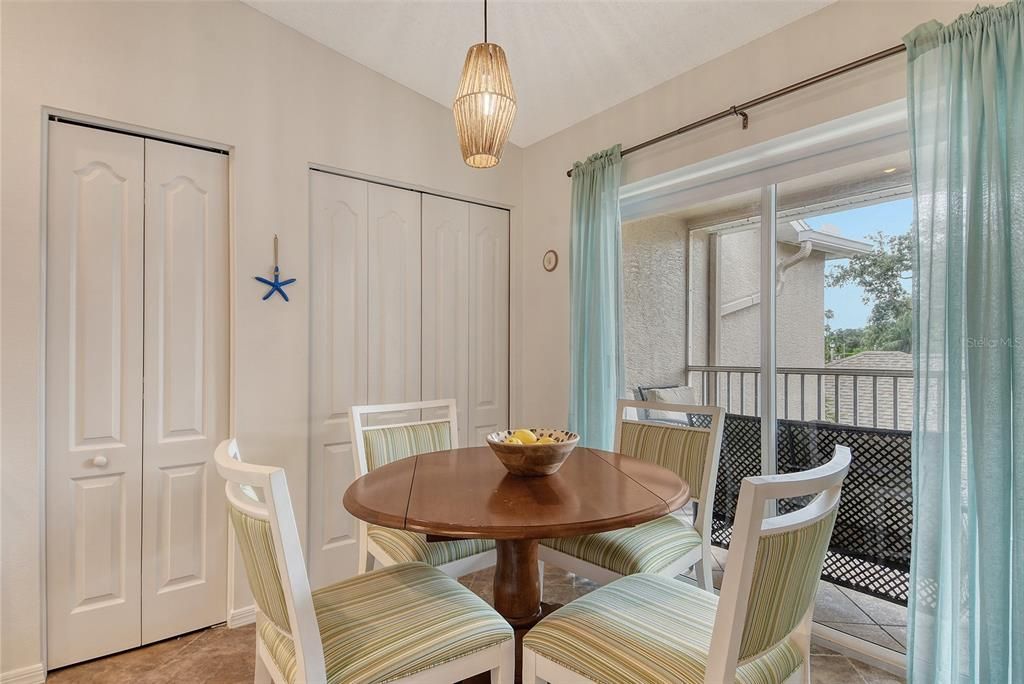 待售: $359,000 (2 贝兹, 2 浴室, 1333 平方英尺)