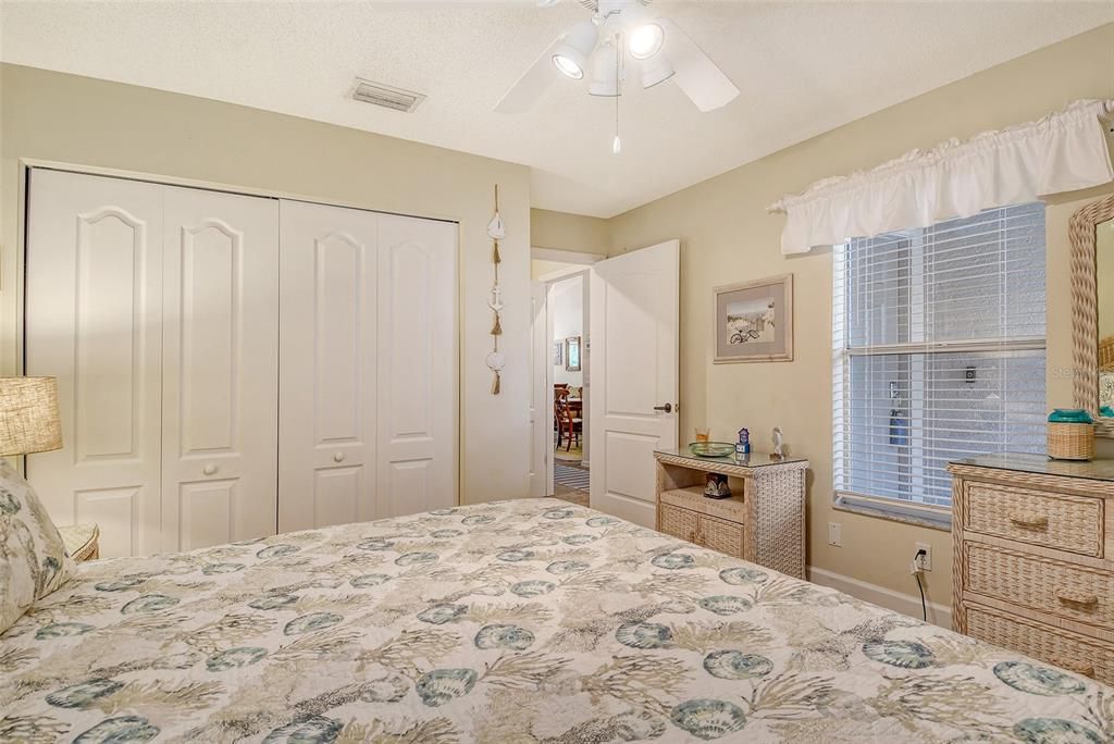 待售: $359,000 (2 贝兹, 2 浴室, 1333 平方英尺)