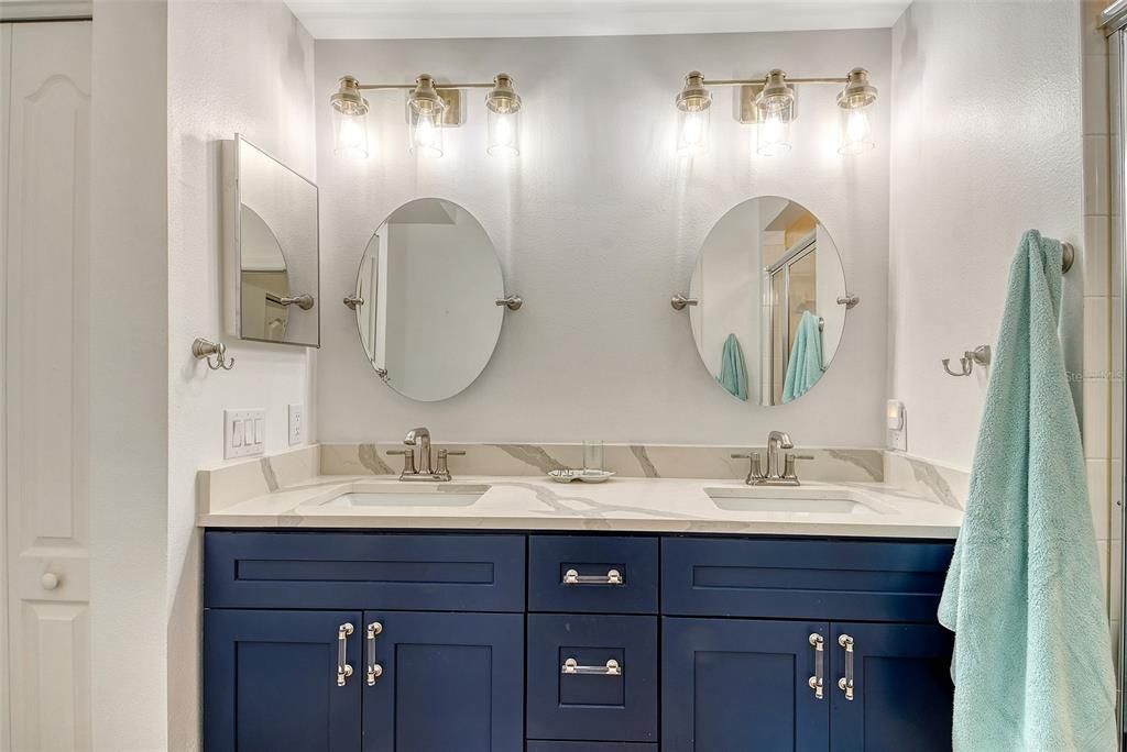 待售: $359,000 (2 贝兹, 2 浴室, 1333 平方英尺)