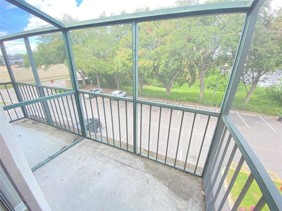 Active With Contract: $995 (1 beds, 1 baths, 496 Square Feet)