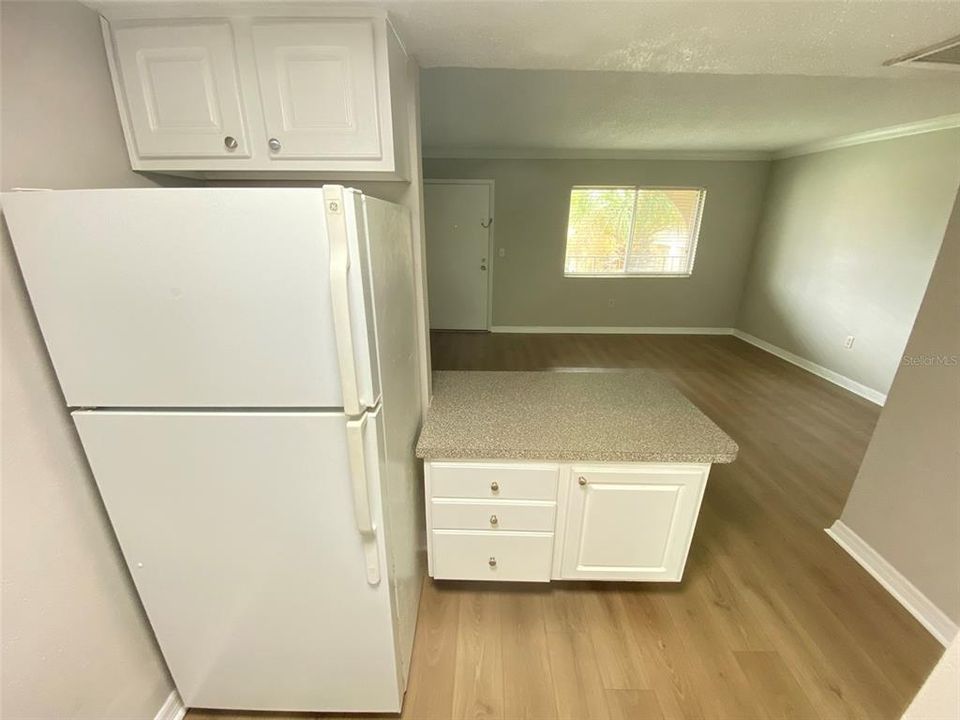 Active With Contract: $995 (1 beds, 1 baths, 496 Square Feet)