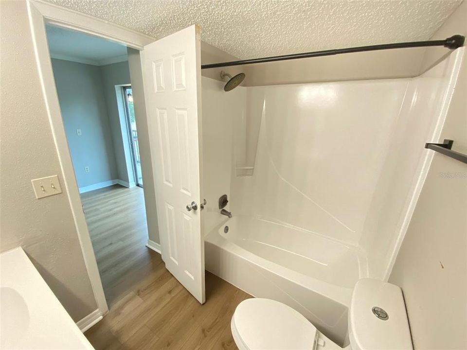 Active With Contract: $995 (1 beds, 1 baths, 496 Square Feet)