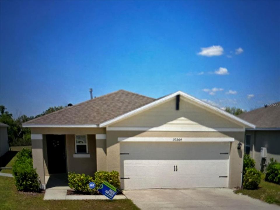 Active With Contract: $250,000 (3 beds, 2 baths, 1645 Square Feet)