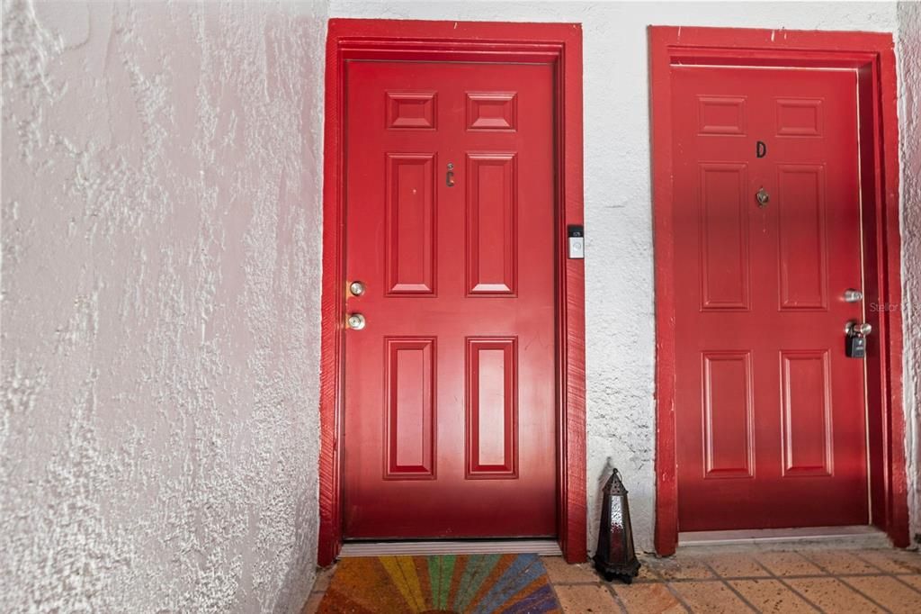 For Sale: $124,900 (1 beds, 1 baths, 726 Square Feet)