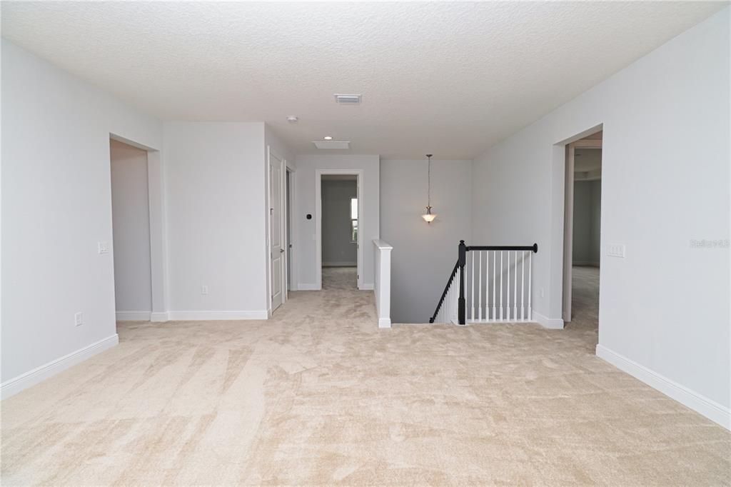 合同活跃: $4,300 (5 贝兹, 4 浴室, 3811 平方英尺)