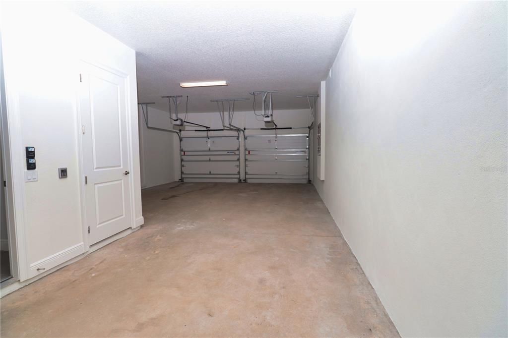 合同活跃: $4,300 (5 贝兹, 4 浴室, 3811 平方英尺)