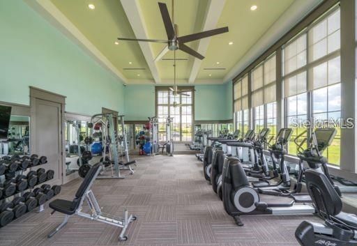 合同活跃: $4,300 (5 贝兹, 4 浴室, 3811 平方英尺)