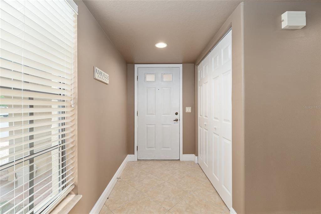 待售: $365,000 (2 贝兹, 2 浴室, 1430 平方英尺)