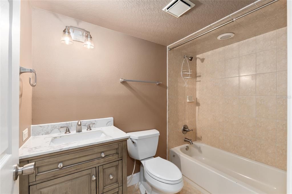 待售: $365,000 (2 贝兹, 2 浴室, 1430 平方英尺)