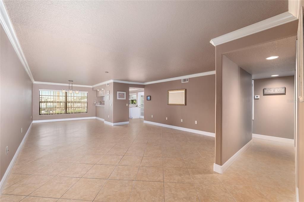 待售: $365,000 (2 贝兹, 2 浴室, 1430 平方英尺)