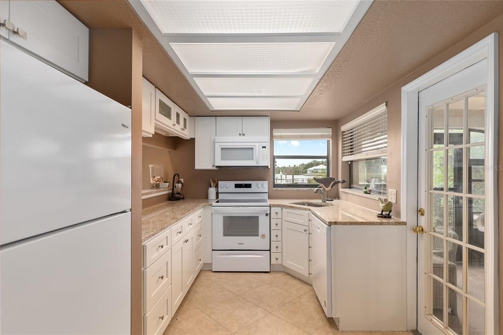 待售: $365,000 (2 贝兹, 2 浴室, 1430 平方英尺)