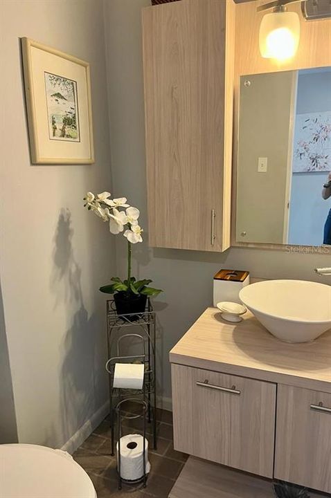 For Sale: $800,000 (3 beds, 2 baths, 2200 Square Feet)