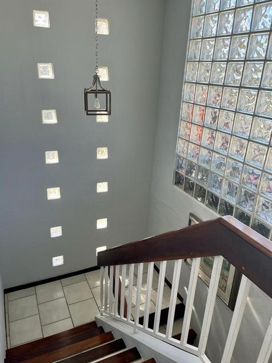 For Sale: $800,000 (3 beds, 2 baths, 2200 Square Feet)