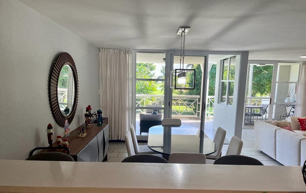 For Sale: $800,000 (3 beds, 2 baths, 2200 Square Feet)