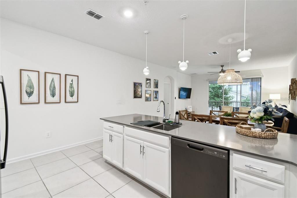 For Sale: $385,000 (3 beds, 2 baths, 1788 Square Feet)