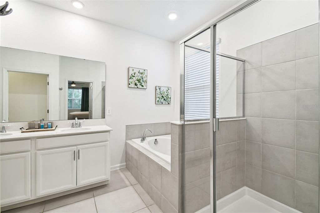 For Sale: $385,000 (3 beds, 2 baths, 1788 Square Feet)