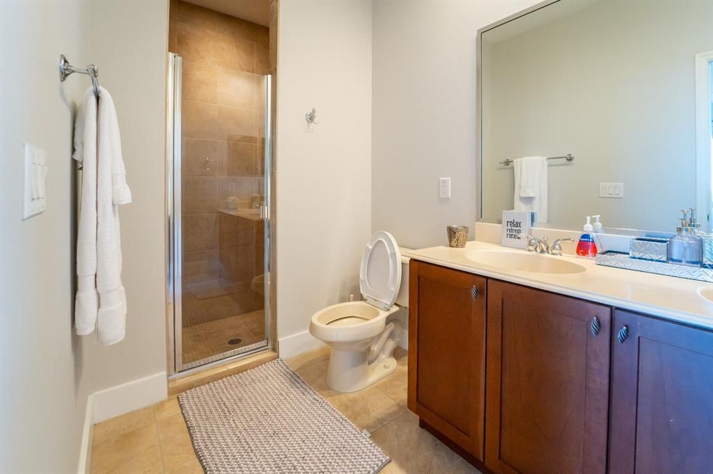 For Rent: $7,500 (6 beds, 5 baths, 5160 Square Feet)