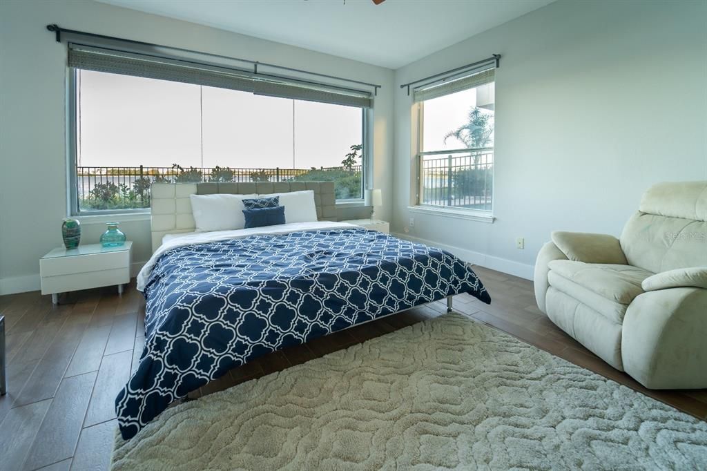 For Rent: $7,500 (6 beds, 5 baths, 5160 Square Feet)