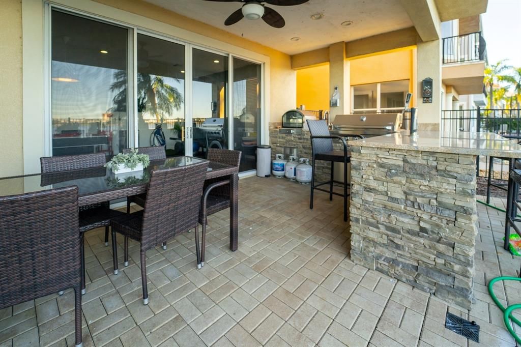 For Rent: $7,500 (6 beds, 5 baths, 5160 Square Feet)