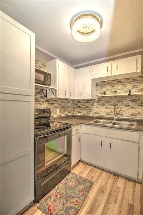 待售: $599,900 (3 贝兹, 2 浴室, 1217 平方英尺)