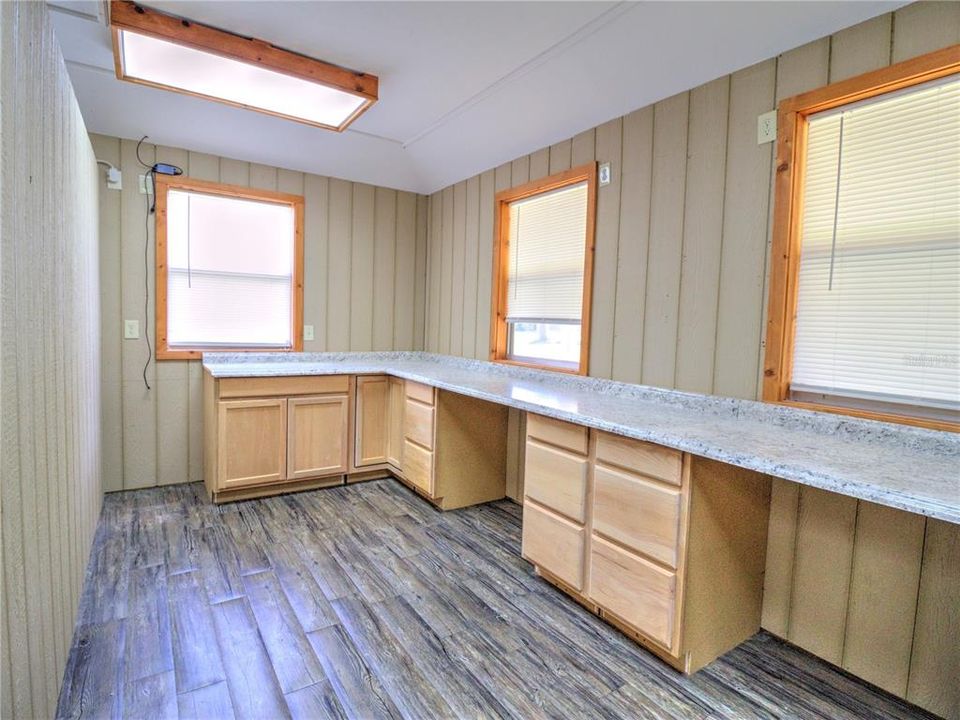 待售: $599,900 (3 贝兹, 2 浴室, 1217 平方英尺)