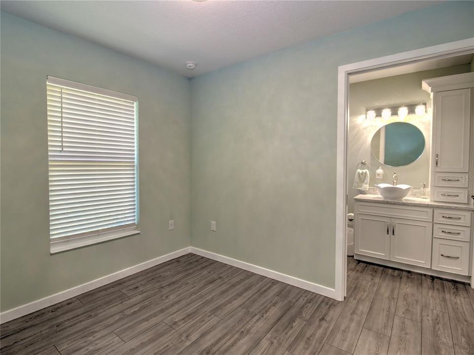 待售: $599,900 (3 贝兹, 2 浴室, 1217 平方英尺)