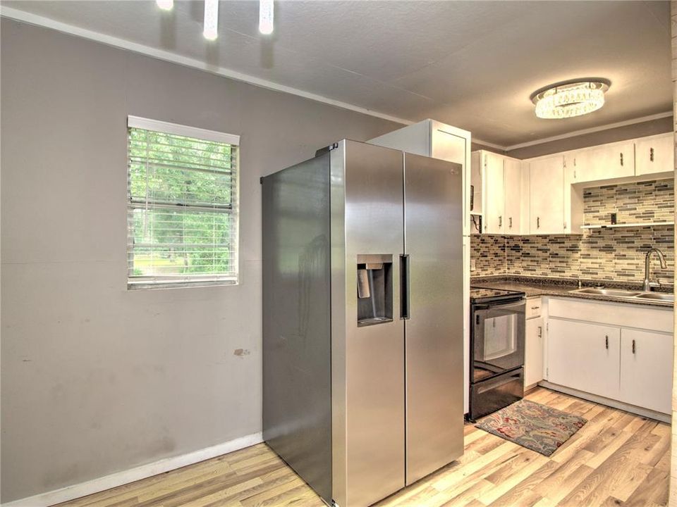 待售: $599,900 (3 贝兹, 2 浴室, 1217 平方英尺)