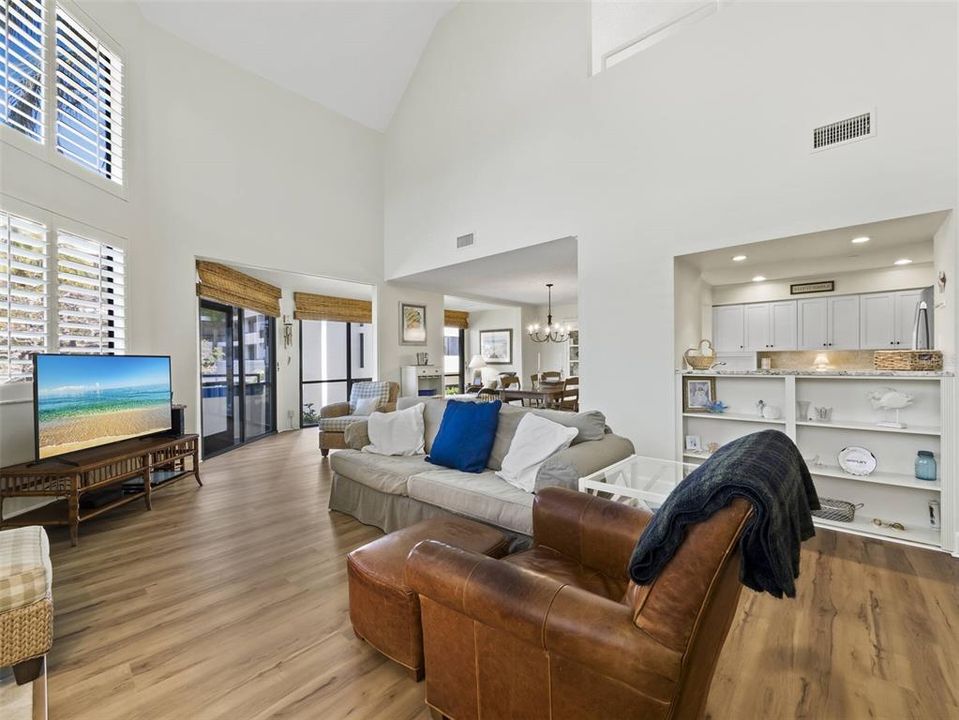 For Sale: $949,500 (3 beds, 3 baths, 2135 Square Feet)