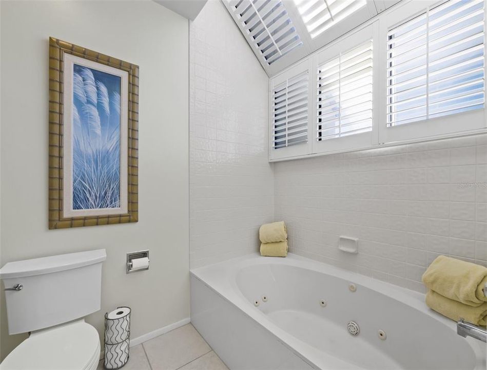 For Sale: $949,500 (3 beds, 3 baths, 2135 Square Feet)