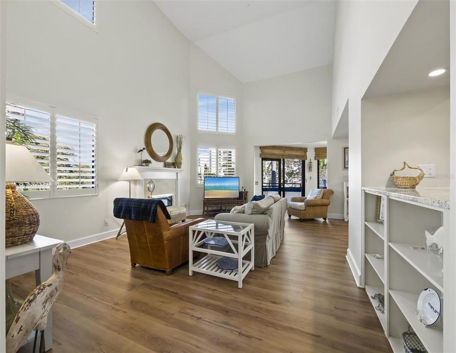 For Sale: $949,500 (3 beds, 3 baths, 2135 Square Feet)