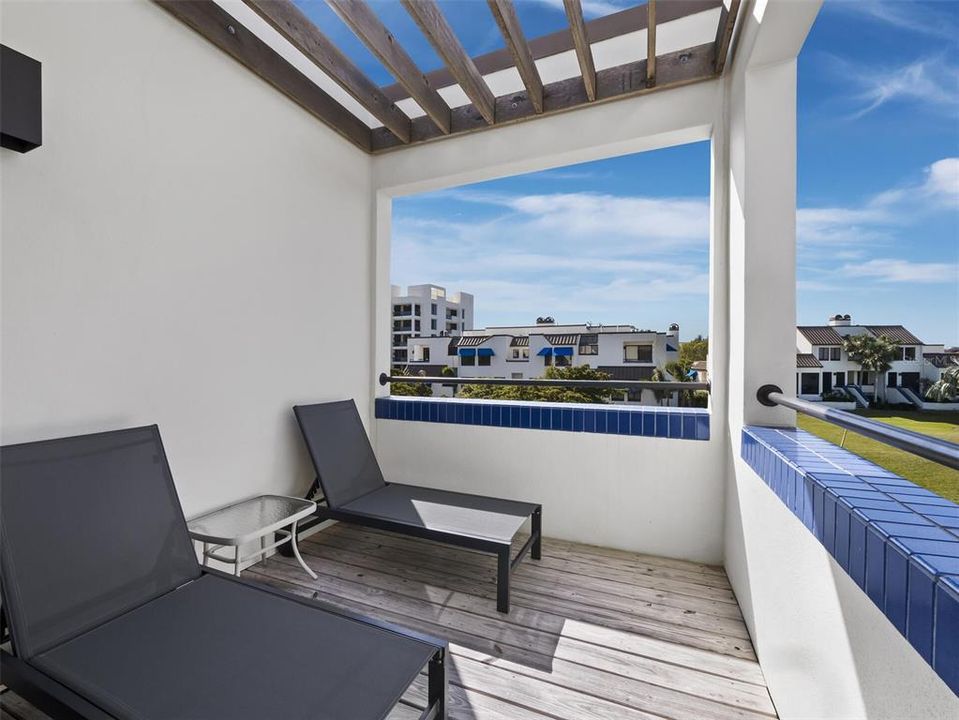 For Sale: $949,500 (3 beds, 3 baths, 2135 Square Feet)