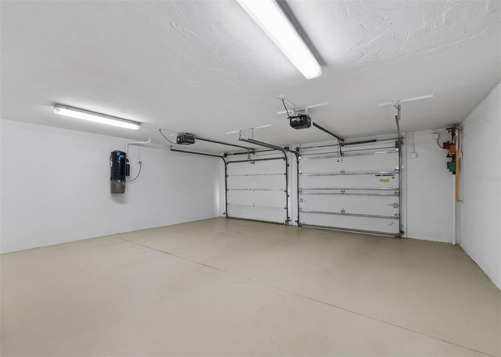 For Sale: $949,500 (3 beds, 3 baths, 2135 Square Feet)