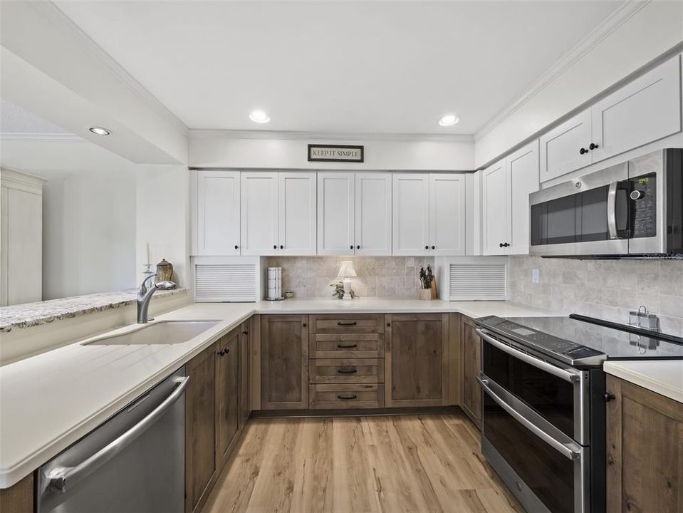 For Sale: $949,500 (3 beds, 3 baths, 2135 Square Feet)