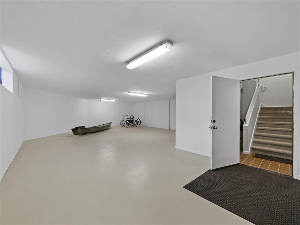 For Sale: $949,500 (3 beds, 3 baths, 2135 Square Feet)