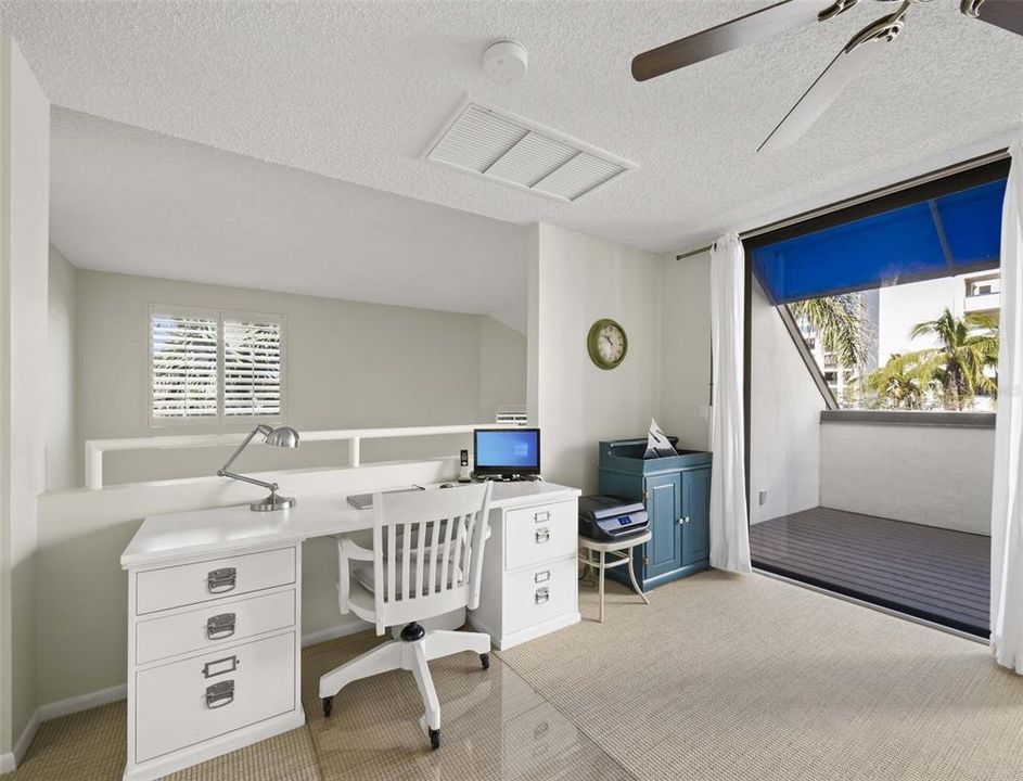 For Sale: $949,500 (3 beds, 3 baths, 2135 Square Feet)