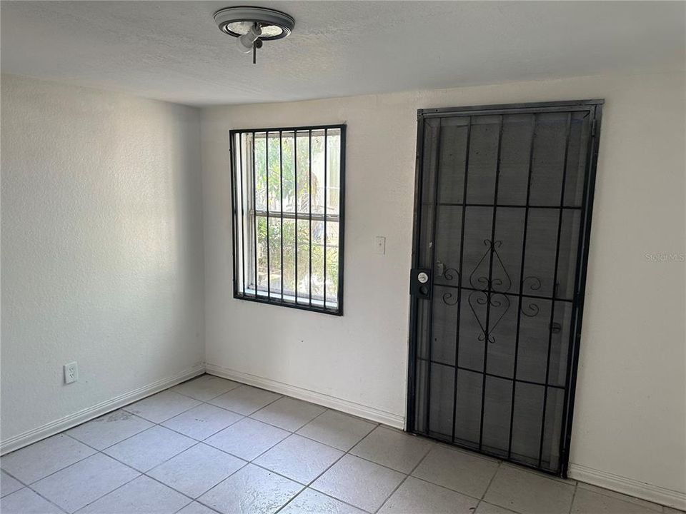 На продажу: $409,000 (8 спален, 0 ванн, 2862 Квадратных фут)