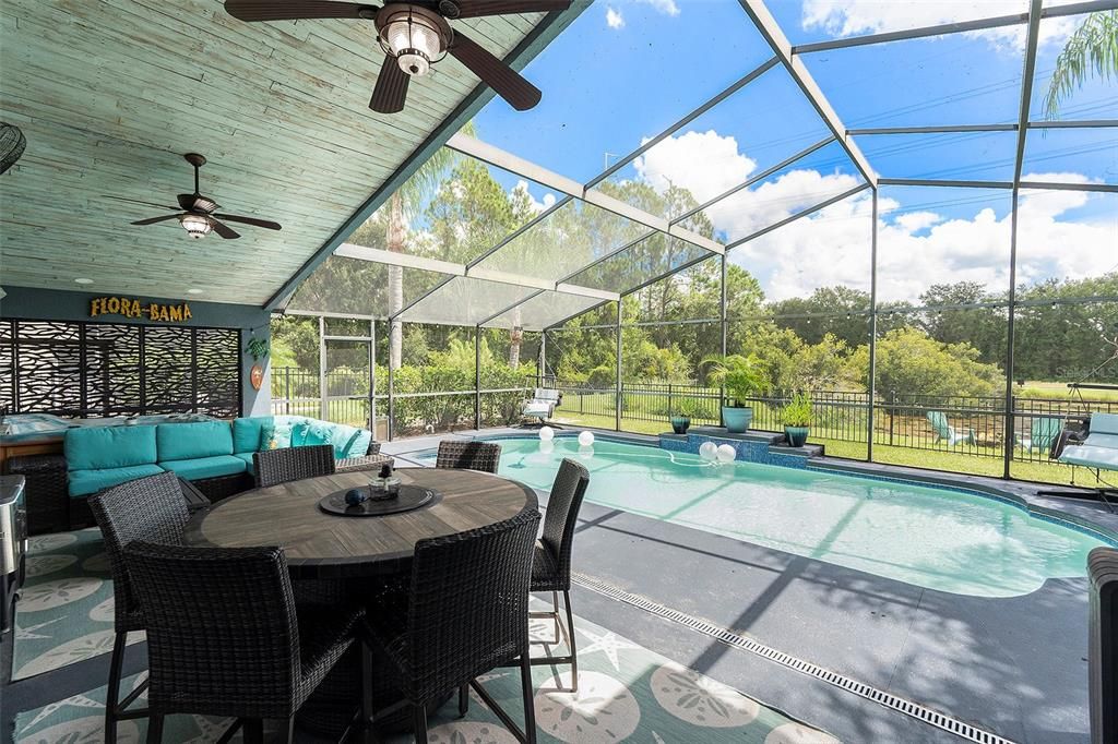 合同活跃: $664,500 (5 贝兹, 2 浴室, 2658 平方英尺)